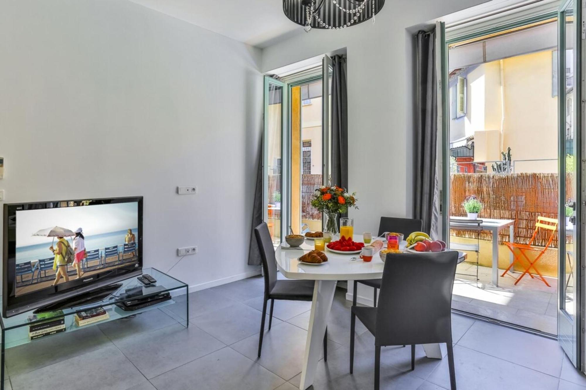France 82 D - 2 Rooms - Terrace - 1 Min To The Sea Nice Bagian luar foto